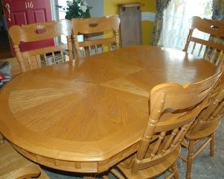 Dining Room table with 6 chairs, leaf; 41" W x 69" L x 30" H