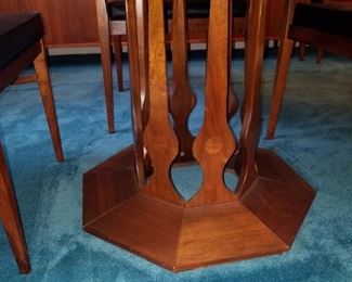 Table Base Single Pedestal shaped and circular inlay
