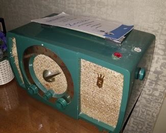 Vintage Zenith radio 