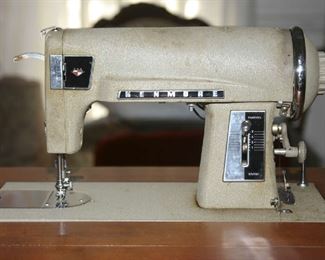 "KENMORE" SEWING MACHINE - WORKS