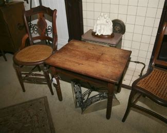 CHILD'S TABLE