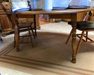 #61		Round Dining Table (laminate top) w/1 leaf w/  2 chairs 48 Round - 58 Oval Table w/2 Chairs	 $75.00 
