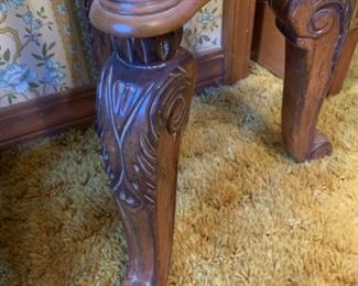 #94		Wood Fern Stand w/carved Legs  13x30	 $25.00 
