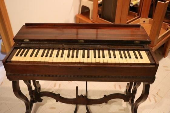 Antique Melodion 