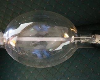Sodium vapor 1000 watt bulb