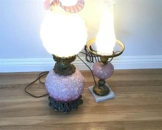 2 Vintage Lamps Lavenders https://ctbids.com/#!/description/share/278119