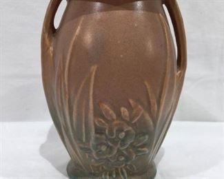 Roseville Style Pottery Vintage
https://ctbids.com/#!/description/share/278127 