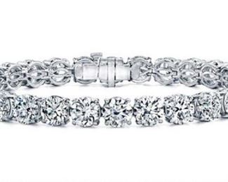 Lot 386 Diamond Tennis Bracelet