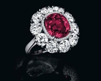 LOT899 Fancy Vivid Pink Diamond Ring