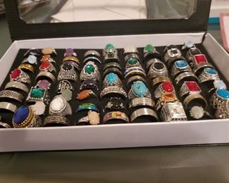 Lots of fashion Jewelry, mens and women's. Good Prices