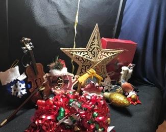 18 Christmas Ornaments Incl Danbury Mint Collectible Birds