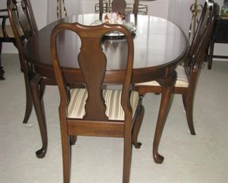 Ethan Allen dining table/chairs