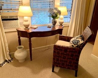 Bassett Ladies Writing Desk