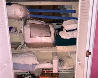 Tons of linens!