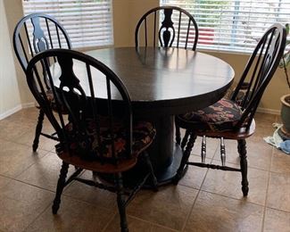 Country Black & Maple Table w/4 Chairs 29in H x 48in Diameter