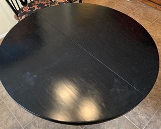 Country Black & Maple Table w/4 Chairs 29in H x 48in Diameter