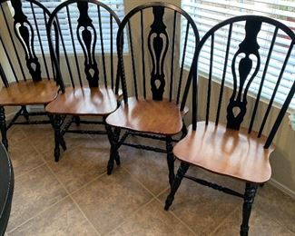 Country Black & Maple Table w/4 Chairs 29in H x 48in Diameter