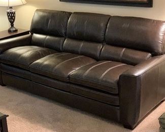 La-Z-Boy Ellis Contemporary Leather Sofa 37x84x38in HxWxD
