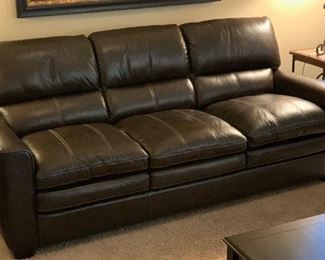 La-Z-Boy Ellis Contemporary Leather Sofa 37x84x38in HxWxD