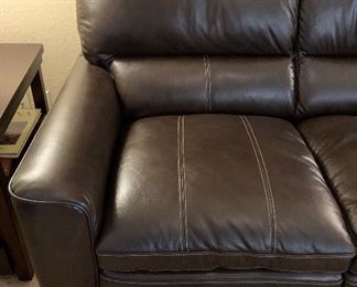 La-Z-Boy Ellis Contemporary Leather Sofa 37x84x38in HxWxD