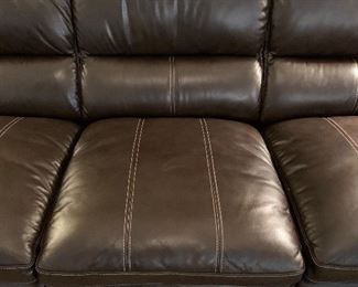 La-Z-Boy Ellis Contemporary Leather Sofa 37x84x38in HxWxD