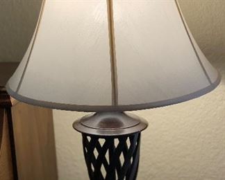 Resin Vase Shaped Table Lamp