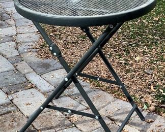 Folding Mesh Patio Table 20x18in diameter