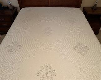 King Sz Bed Dark wood Memory Foam 56x67x84in HxWxD