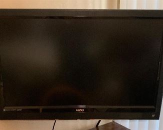 VIZIO 1080p HD TV VO37L HDTV10A 24x36in