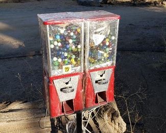 Double gumball machine