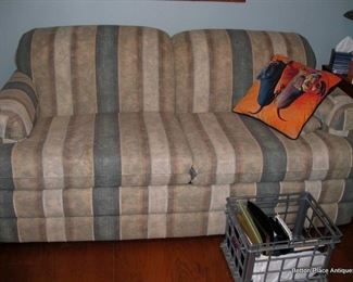 Lazy-boy sleeper Loveseat