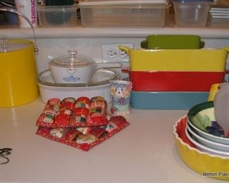 Crate & Barrell Bakeware, Vintage Yellow Plastic Ice Bucket