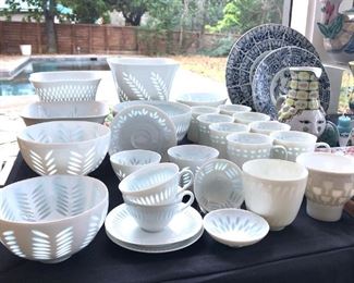 Scandinavian Modern Bowls for Arabia by Friedl Holzer Kjellberg..