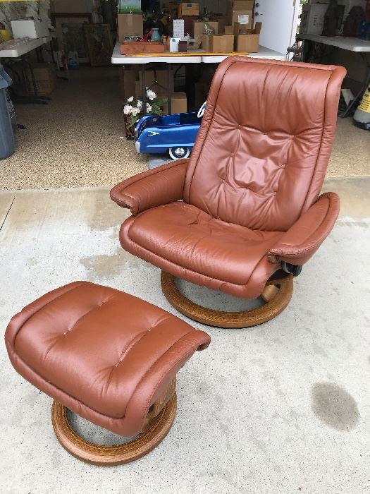 Stressless Original Leather chair by Ekornes. New $1800 . selling for $600.