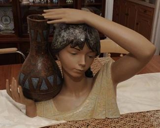 RARE POTTERY STATUE: Lladro made in Spain large Stoneware Statue 
