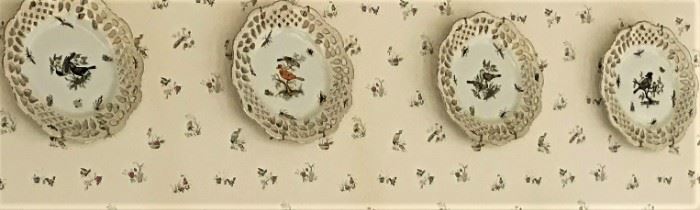 Decorative set of reticulated plates