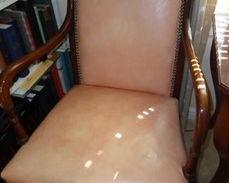 LEATHER ARM CHAIR