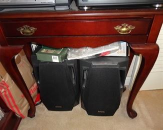 SOFA TABLE AND SPEAKERS