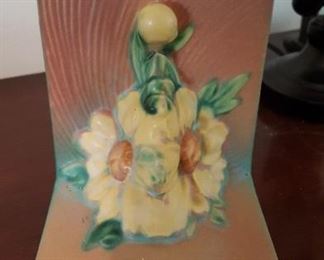 Roseville bookend their are two one is damaged