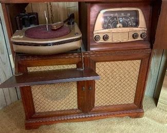Vintage Admiral Record player, radio wooden cabinet 