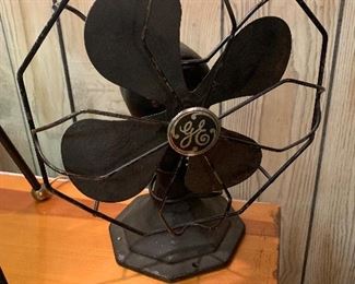 Vintage GE oscillating desk fan