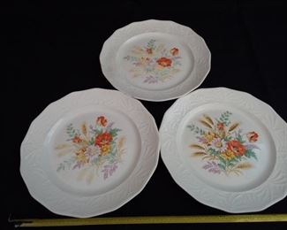 Lot of 3 Royal China Plates Warranted 22k Gold