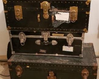 US Marine Corps Foot Locker and trunks lot