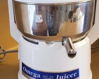 Omega Juicer