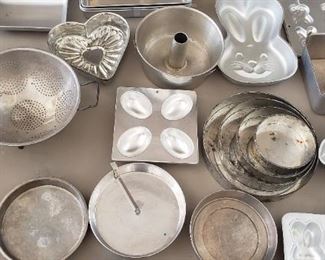 baking lot, cake molds
