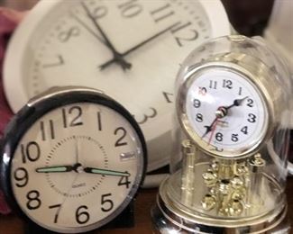https://www.grasons.com/wp-content/uploads/2019/11/clocks-857609-haJ0NG0E.jpg
