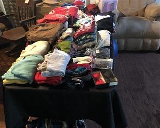 https://www.grasons.com/wp-content/uploads/2019/11/clothes-450662-xctu1oFp.jpg
