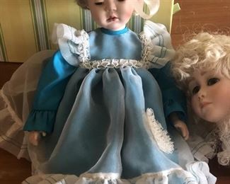 https://www.grasons.com/wp-content/uploads/2019/11/doll--472686-aMy9R4Ej.jpg
