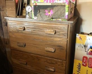 https://www.grasons.com/wp-content/uploads/2019/11/dresser-643247-5WAN2Qu6.jpg