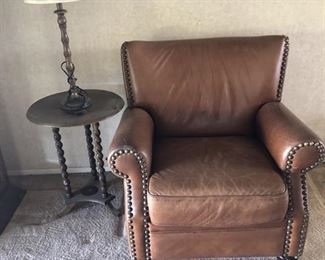https://www.grasons.com/wp-content/uploads/2019/11/leather-chair-and-side-table-433456-9HYifpzY.jpeg